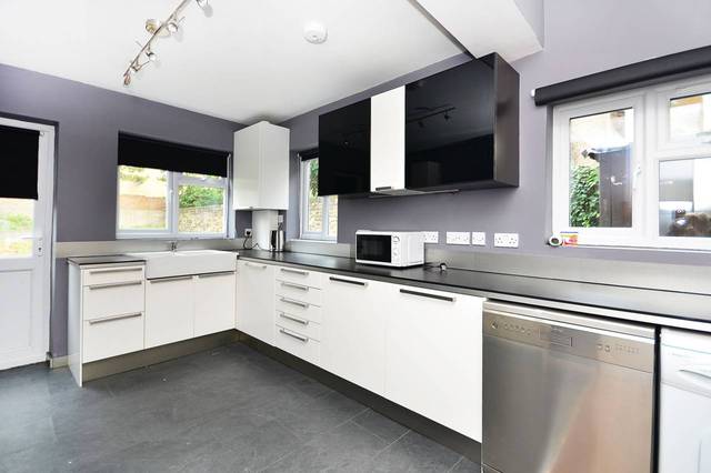  Image of 3 Bedroom Detached  For Sale at Kenmure Road  Hackney, E8 1JU