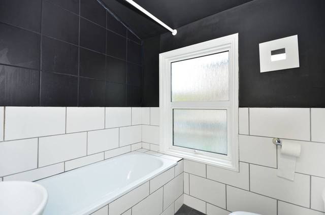  Image of 3 Bedroom Detached  For Sale at Kenmure Road  Hackney, E8 1JU
