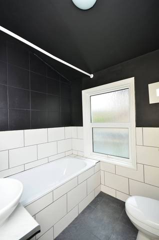  Image of 3 Bedroom Detached  For Sale at Kenmure Road  Hackney, E8 1JU