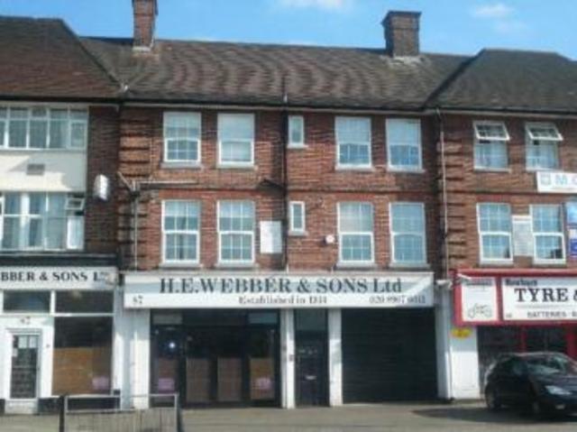  Image of 3 Bedroom Flat  For Sale at Kenton Road  Harrow, HA3 0AN