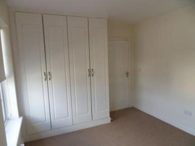 Image of 3 Bedroom Flat  For Sale at Kenton Road  Harrow, HA3 0AN