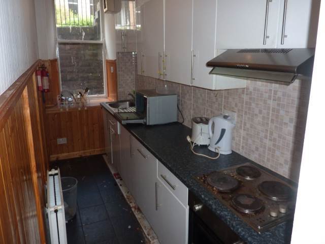  Image of 4 Bedroom Flat  To Rent at Hillhead Glasgow Glasgow, G12 8BX