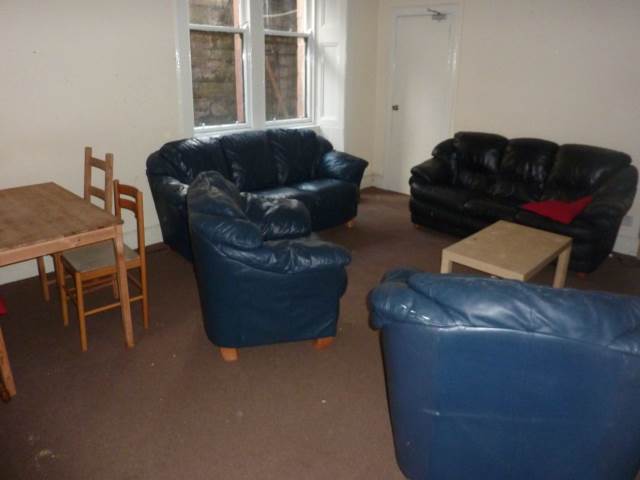  Image of 4 Bedroom Flat  To Rent at Hillhead Glasgow Glasgow, G12 8BX