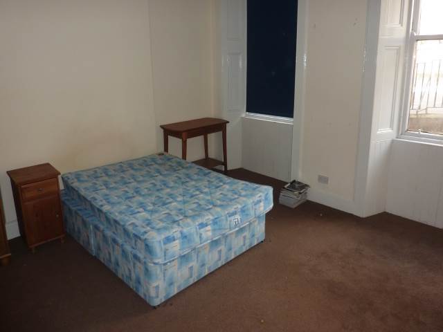  Image of 4 Bedroom Flat  To Rent at Hillhead Glasgow Glasgow, G12 8BX
