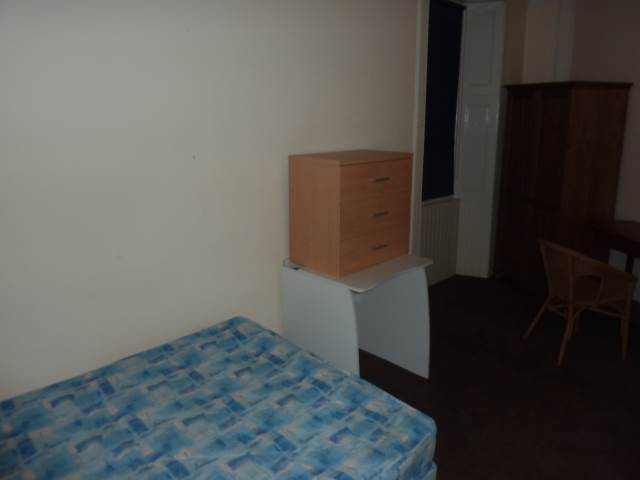  Image of 4 Bedroom Flat  To Rent at Hillhead Glasgow Glasgow, G12 8BX