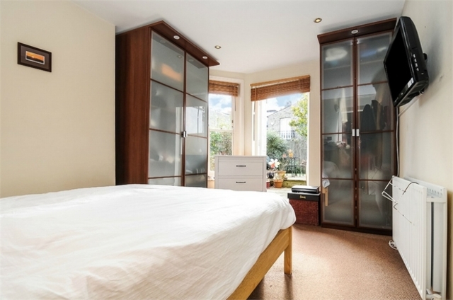  Image of 2 Bedroom Flat  To Rent at Queens Park Queens Park, NW6 6DH