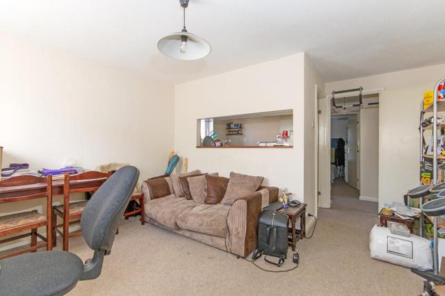  Image of 1 Bedroom Flat  For Sale at Kinburn Street  Surrey Quays, SE16 6DW