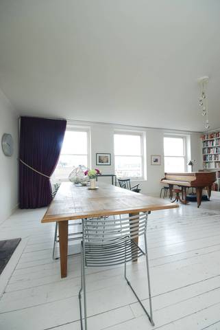  Image of 3 Bedroom Flat  For Sale at King Edwards Road  Victoria Park, E9 7SF