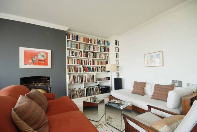  Image of 3 Bedroom Flat  For Sale at King Edwards Road  Victoria Park, E9 7SF