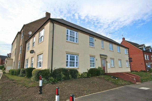  Image of 2 Bedroom Flat  To Rent at Kings Avenue  Ely, CB7 4QW