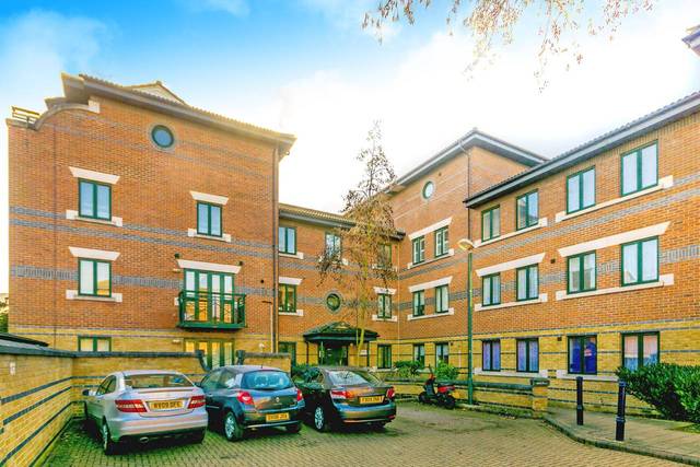  Image of 2 Bedroom Maisonette  For Sale at Kingsdown Close  South Bermondsey, SE16 3DW