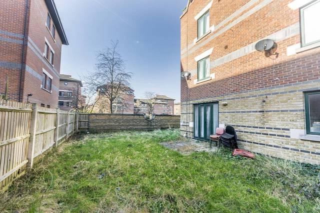  Image of 2 Bedroom Maisonette  For Sale at Kingsdown Close  South Bermondsey, SE16 3DW