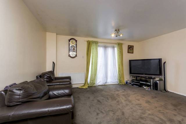  Image of 2 Bedroom Maisonette  For Sale at Kingsdown Close  South Bermondsey, SE16 3DW