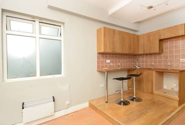 Image of 1 Bedroom Flat  For Sale at Kingsland Road  Dalston, E8 4AE