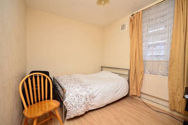  Image of 2 Bedroom Flat  For Sale at Kingsmead Estate  Homerton, E9 5QH