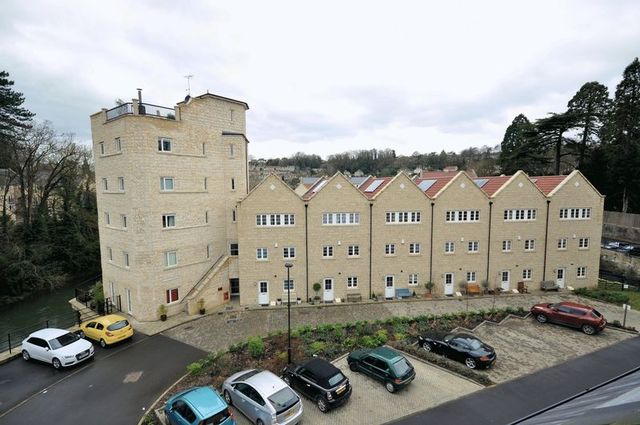  Image of 4 Bedroom Terraced  For Sale at The Paddock  Bradford-On-Avon, BA15 1FN