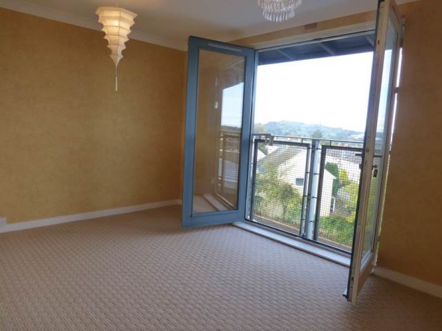  Image of 2 Bedroom Flat  To Rent at Liberton Edinburgh Edinburgh, EH16 6JN