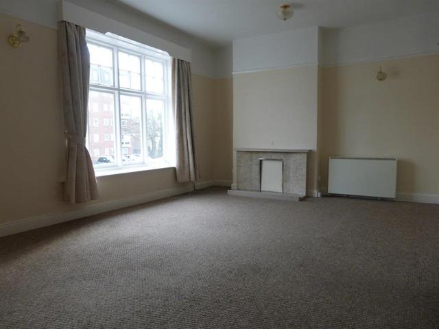  Image of 2 Bedroom Flat  For Sale at Kirkley Cliff Road  Lowestoft, NR33 0DB