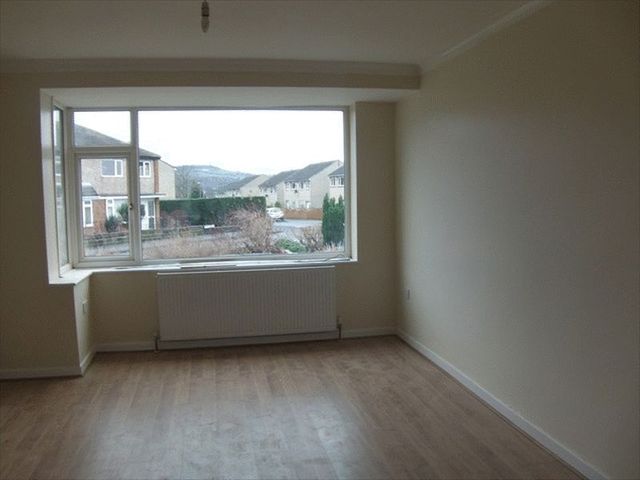  Image of 3 Bedroom Semi-Detached  To Rent at Kirkstone Avenue  Huddersfield, HD5 9EL