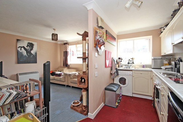  Image of 1 Bedroom Semi-Detached  For Sale at Kittiwake Close Southbourne Bournemouth, BH6 5BA