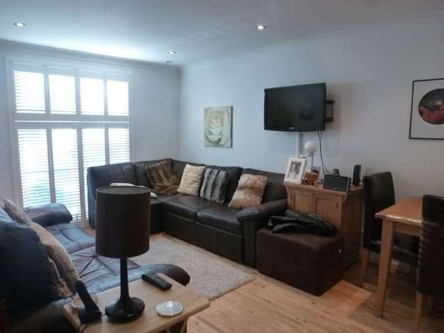  Image of 2 Bedroom Apartment  To Rent at Knightsbridges London, SW1X 0JY