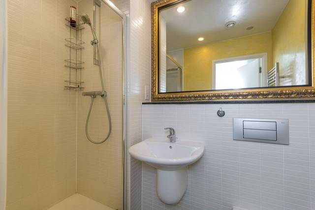  Image of 3 Bedroom Flat  To Rent at Laban Walk  Deptford, SE8 3FJ