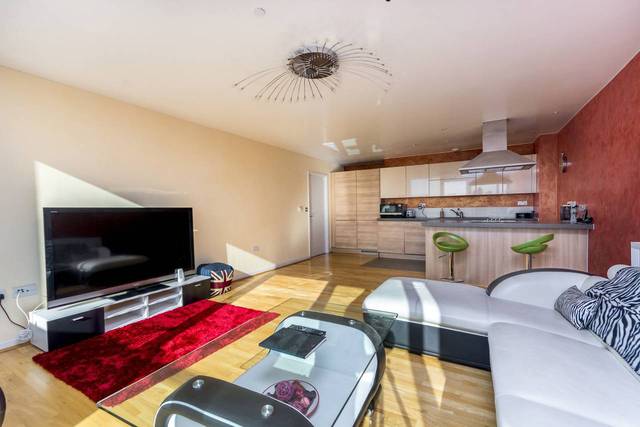  Image of 3 Bedroom Flat  To Rent at Laban Walk  Deptford, SE8 3FJ