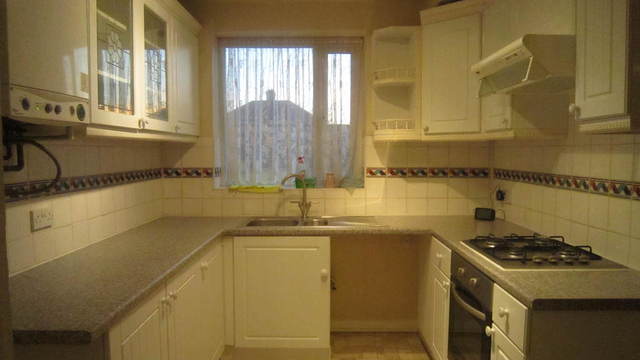  Image of 3 Bedroom Semi-Detached  To Rent at Middlesex  Hayes, UB3 4JY