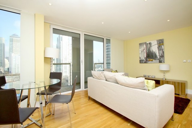  Image of 2 Bedroom Flat  For Sale at Cobalt Point  Canary Wharf, E14 9JU