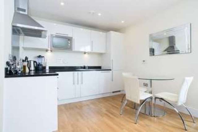  Image of 1 Bedroom Flat  For Sale at Cobalt Point  Canary Wharf, E14 9JU