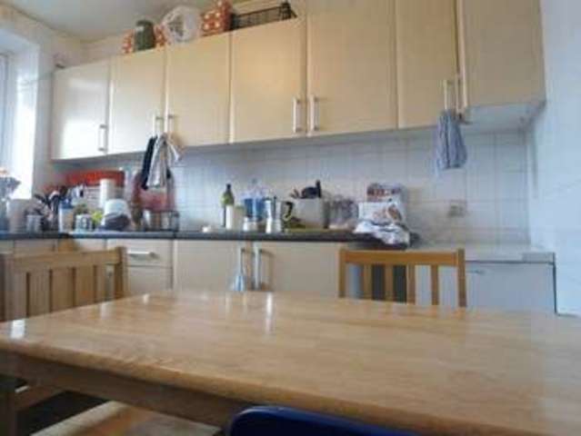  Image of 3 Bedroom Flat  For Sale at Arbour Square  London, E1 0PP