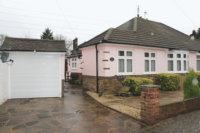  Image of 2 Bedroom Detached  For Sale at Leacroft  Staines-Upon-Thames, TW18 4PB