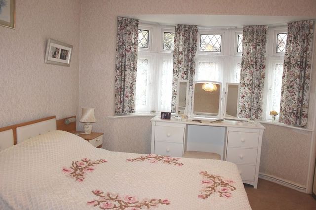  Image of 2 Bedroom Detached  For Sale at Leacroft  Staines-Upon-Thames, TW18 4PB