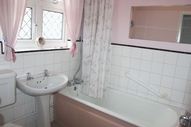  Image of 2 Bedroom Detached  For Sale at Leacroft  Staines-Upon-Thames, TW18 4PB