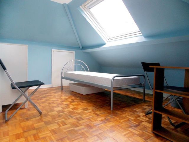  Image of 5 Bedroom Semi-Detached  To Rent at Lees Road  Uxbridge, UB8 3AT