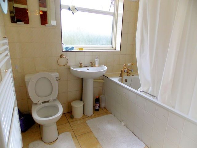  Image of 5 Bedroom Semi-Detached  To Rent at Lees Road  Uxbridge, UB8 3AT