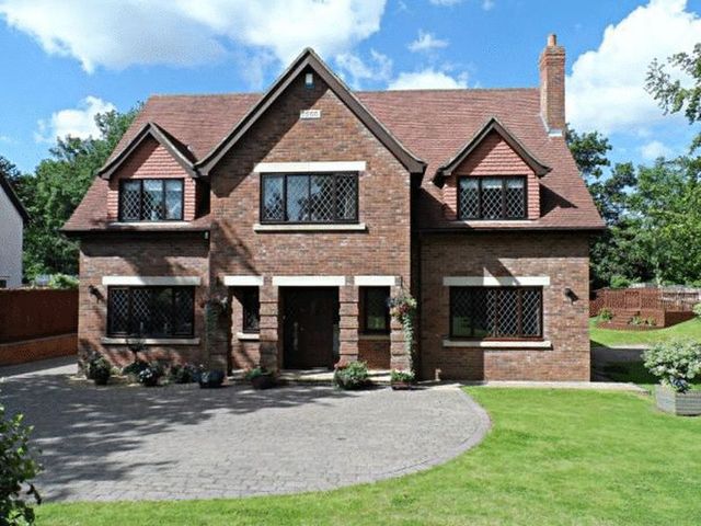  Image of 5 Bedroom Detached  To Rent at Leven Road  Yarm, TS15 9EY
