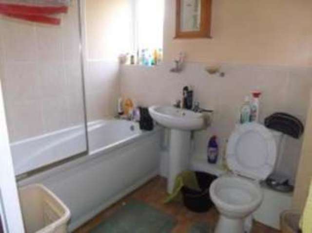  Image of 1 Bedroom Maisonette  For Sale at Northampton Northamptonshire Dallington, NN5 7DT