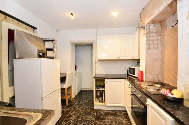  Image of 3 Bedroom Detached  For Sale at Livingstone Road  South Norwood, CR7 8JZ