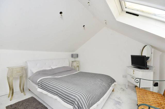  Image of 3 Bedroom Detached  For Sale at Livingstone Road  South Norwood, CR7 8JZ