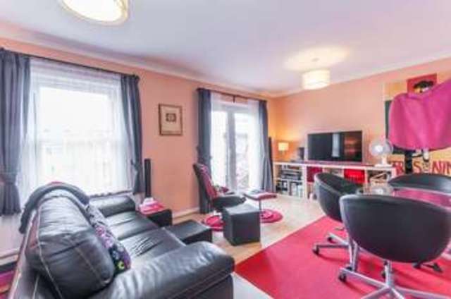  Image of 1 Bedroom Flat  For Sale at London, E14 3AH