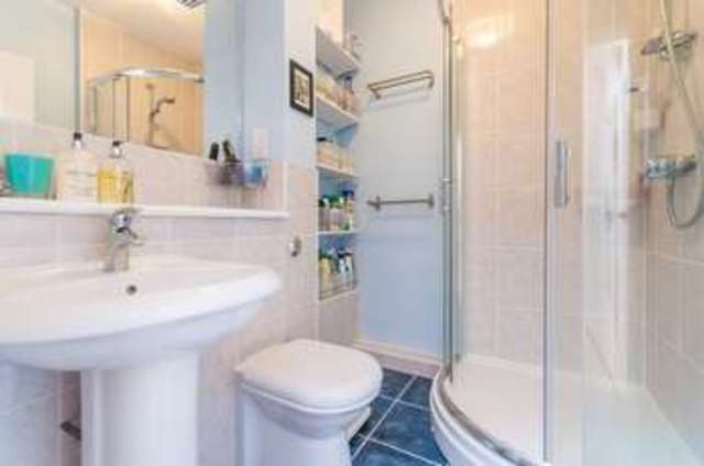  Image of 1 Bedroom Flat  For Sale at London, E14 3AH