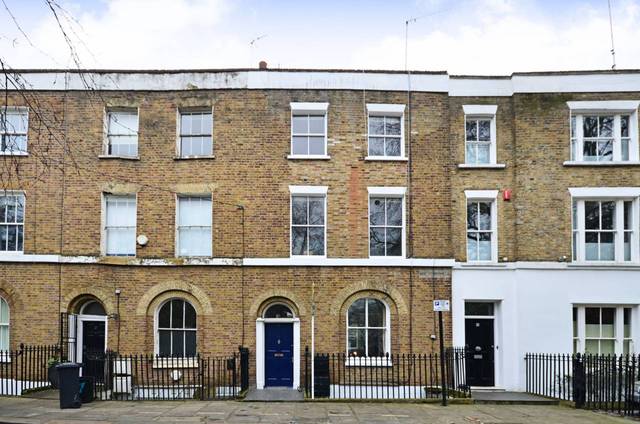  Image of 2 Bedroom Flat  To Rent at London Fields  London Fields, E8 3SA