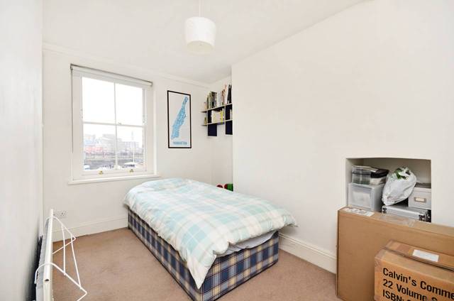  Image of 2 Bedroom Flat  To Rent at London Fields  London Fields, E8 3SA