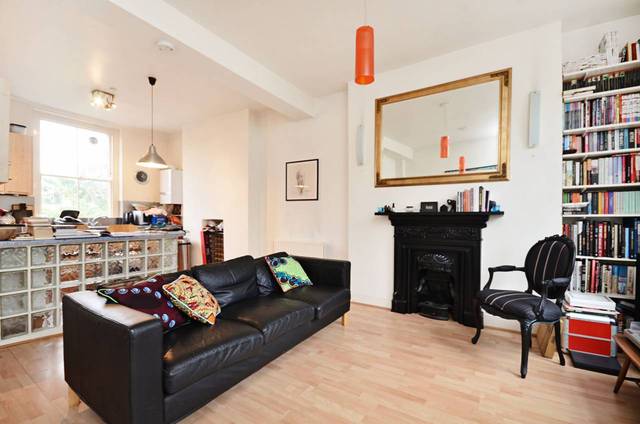  Image of 2 Bedroom Flat  To Rent at London Fields  London Fields, E8 3SA