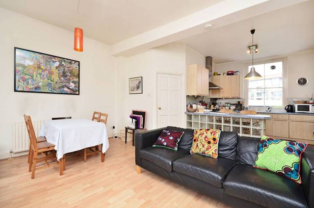 Image of 2 Bedroom Flat  To Rent at London Fields  London Fields, E8 3SA