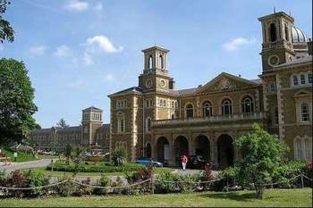  Image of 2 Bedroom Apartment  For Sale at Royal Drive  London, N11 3FL