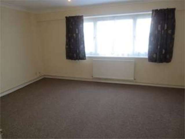  Image of 2 Bedroom Apartment  To Rent at London road Hadleigh Benfleet, SS7 2DE