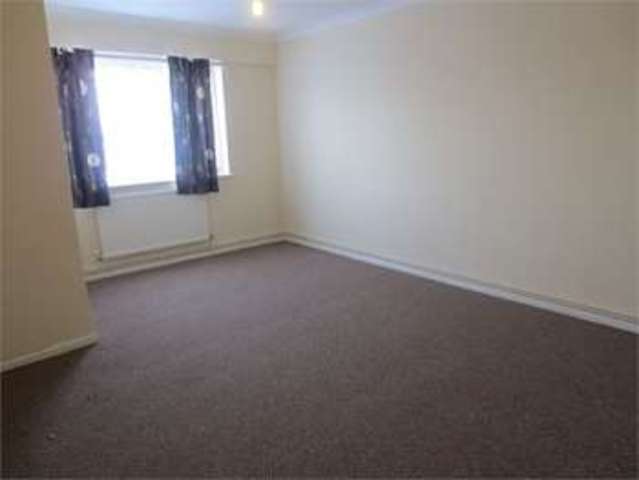  Image of 2 Bedroom Apartment  To Rent at London road Hadleigh Benfleet, SS7 2DE