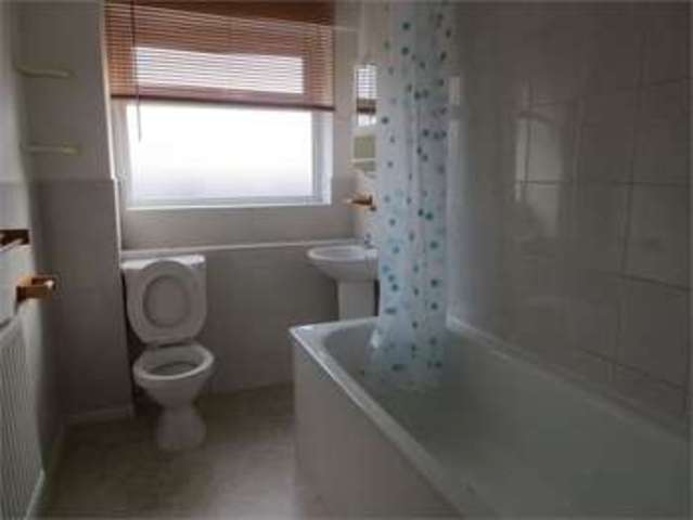  Image of 2 Bedroom Apartment  To Rent at London road Hadleigh Benfleet, SS7 2DE